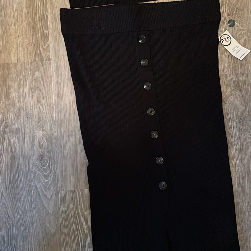 Black sweater & skirt Set - Picture 3 of 5